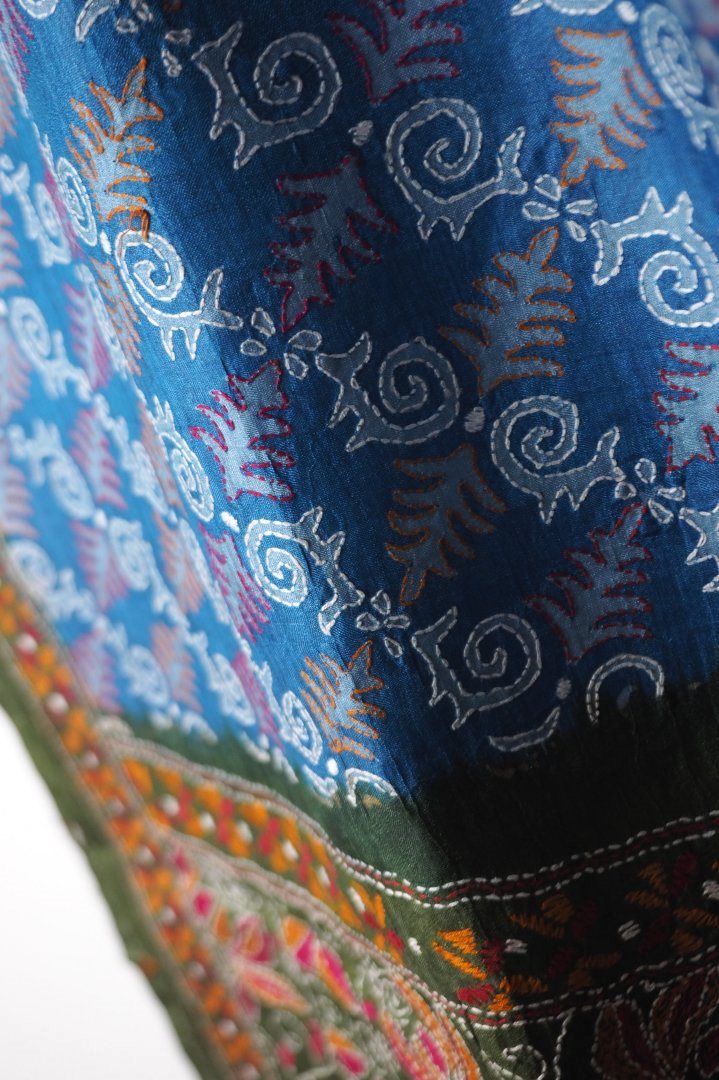 インド アジアンなタッサーシルクの刺し子大判ストール - アジアの布専門店ウィージャ