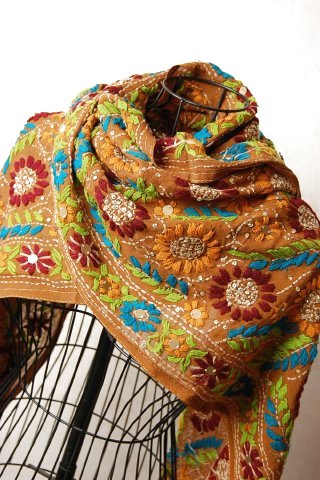 インド ミラーワークウール花刺繍ジョーゼットストール - アジアの布
